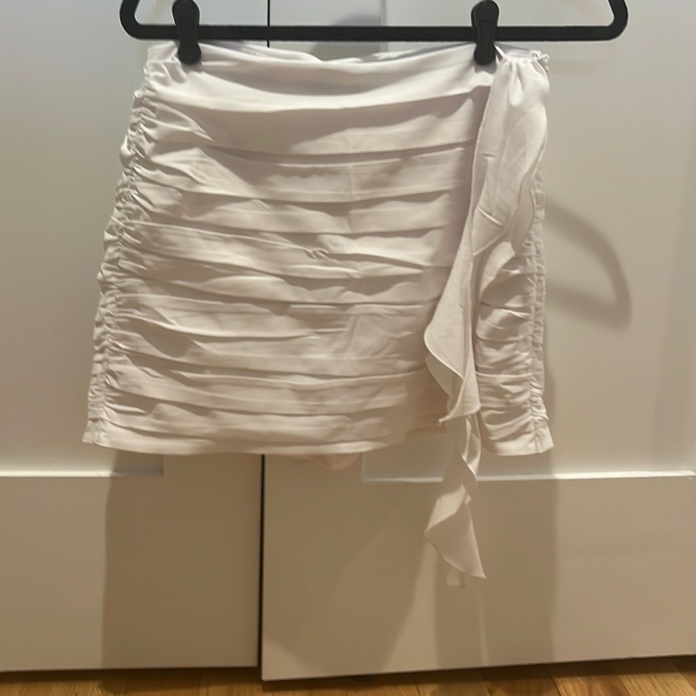 Abercrombie NWT size M cascading ruffle mini skirt